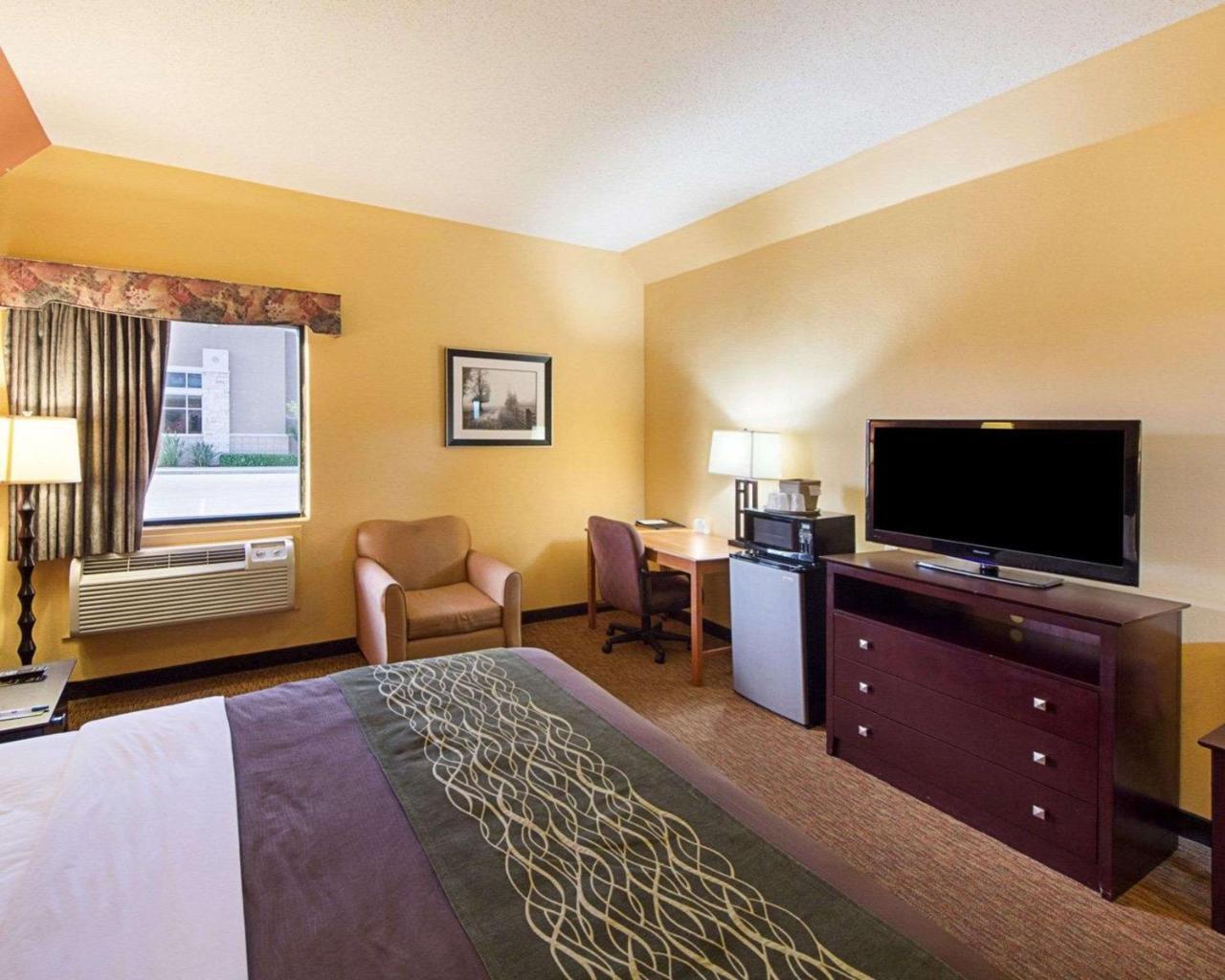 Comfort Inn Near Medical Center Mission Luaran gambar